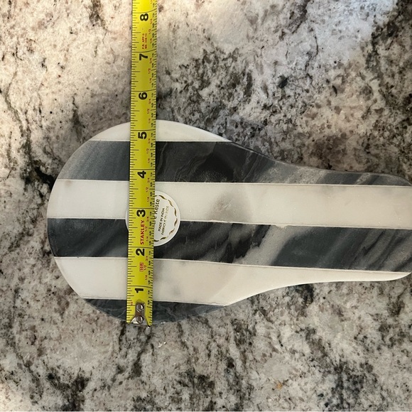 Black and White Marble Spoon Rest - Picture 3 of 4